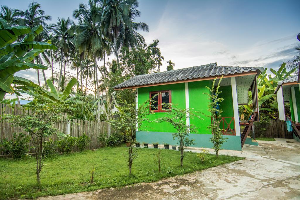 Sarm Mork Guest House 매홍손 외부 사진