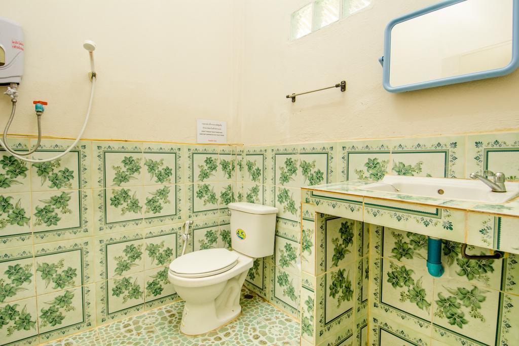 Sarm Mork Guest House 매홍손 외부 사진