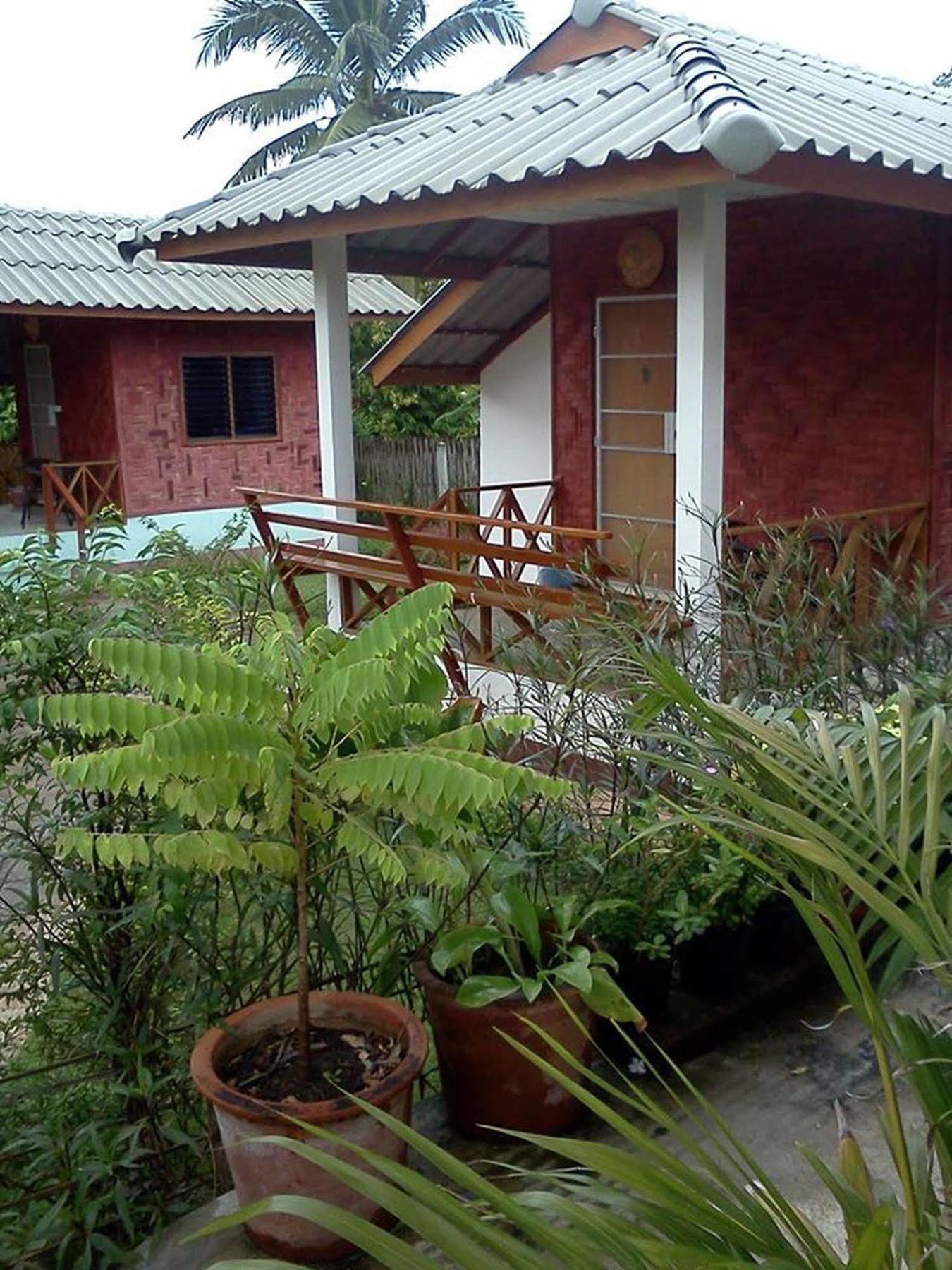 Sarm Mork Guest House 매홍손 외부 사진