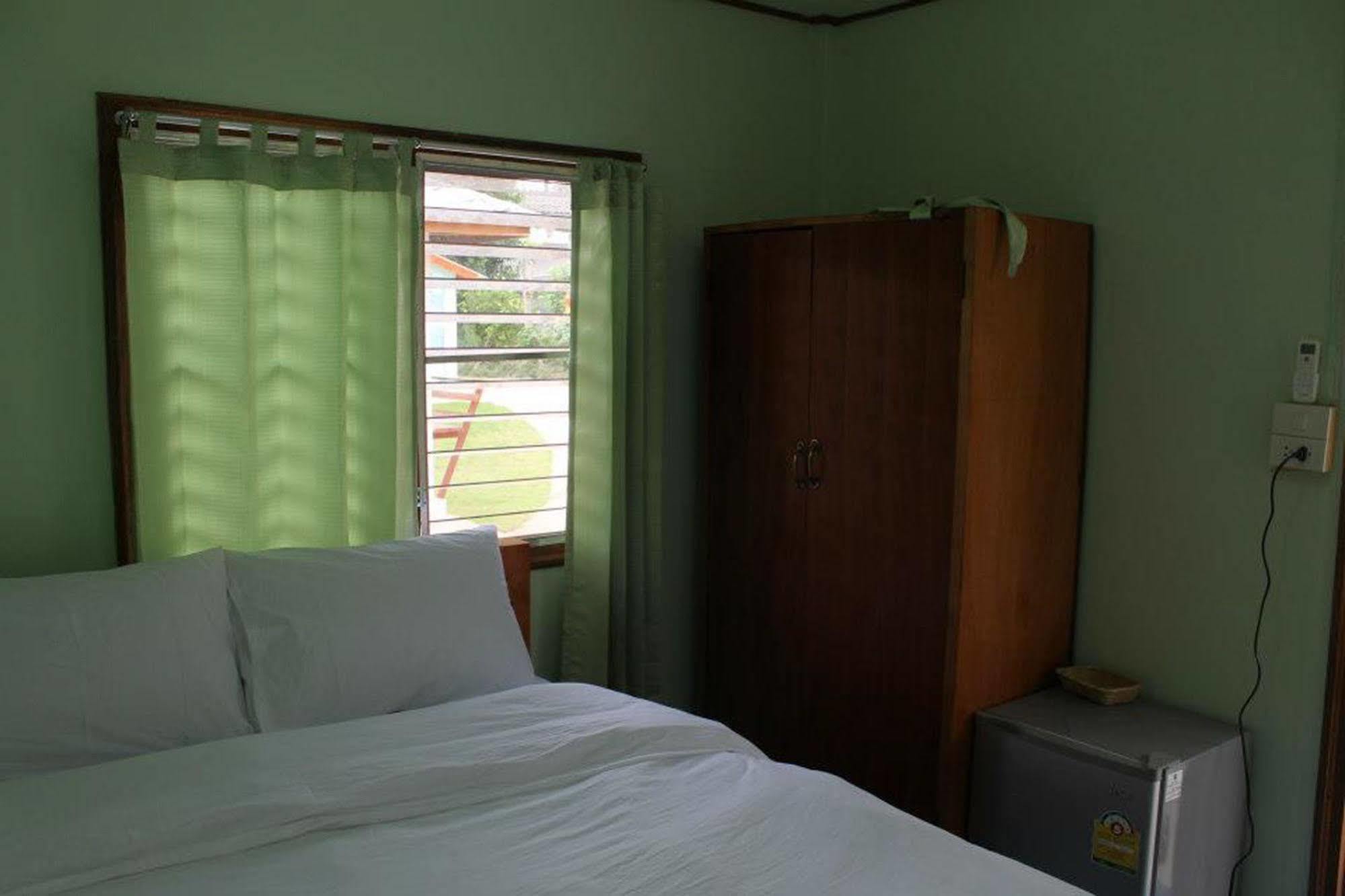 Sarm Mork Guest House 매홍손 외부 사진