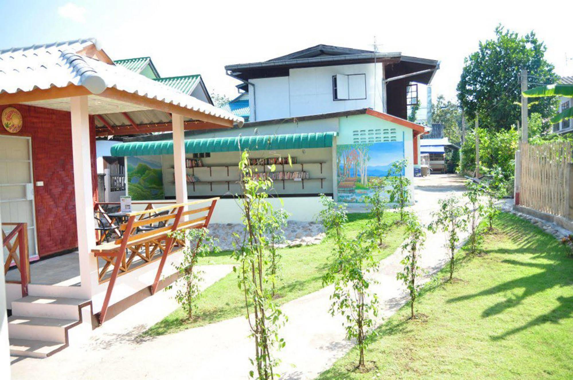 Sarm Mork Guest House 매홍손 외부 사진